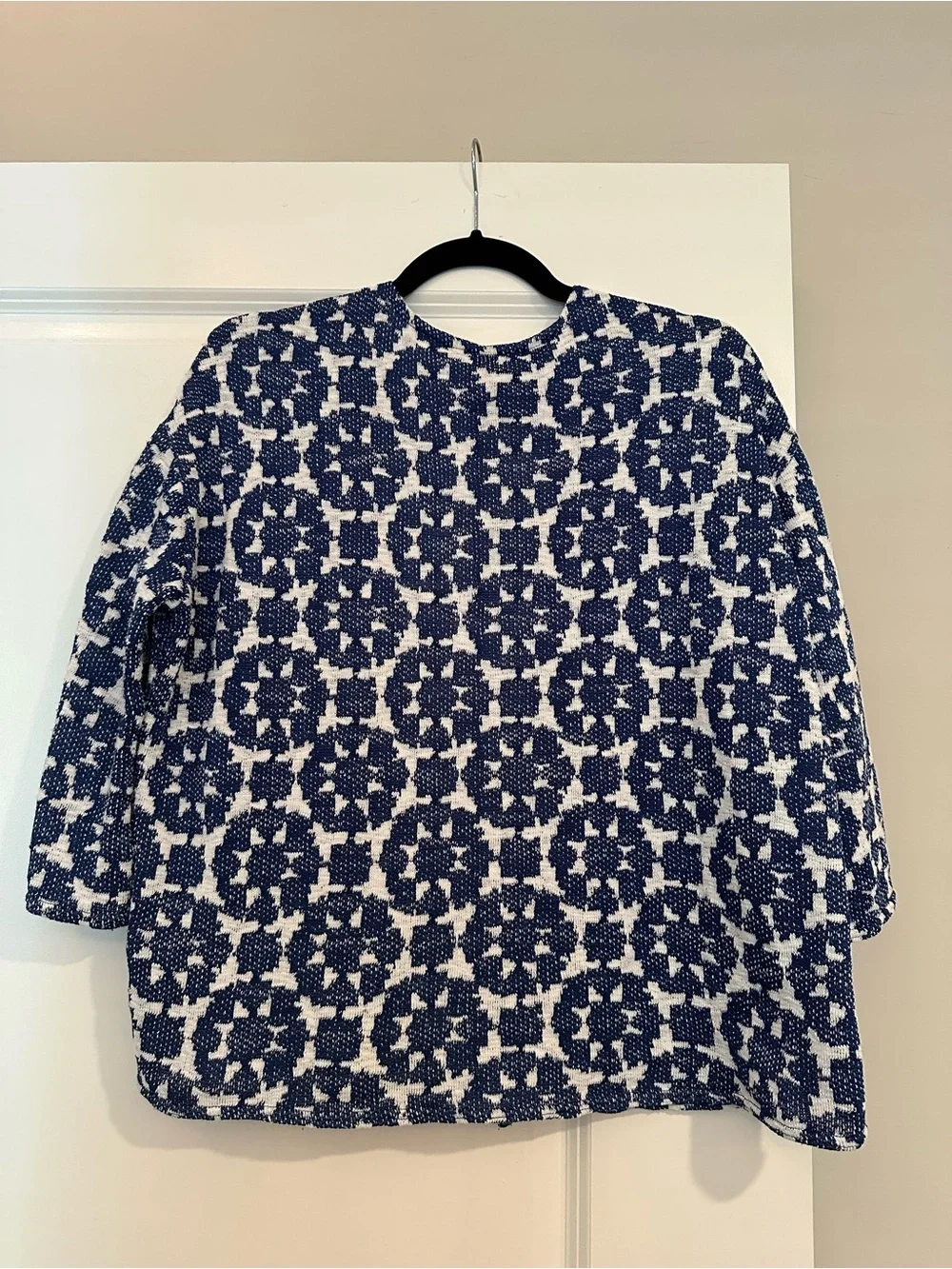 Divided H&M Blue and White Pattern Textured Open Cardigan Size M